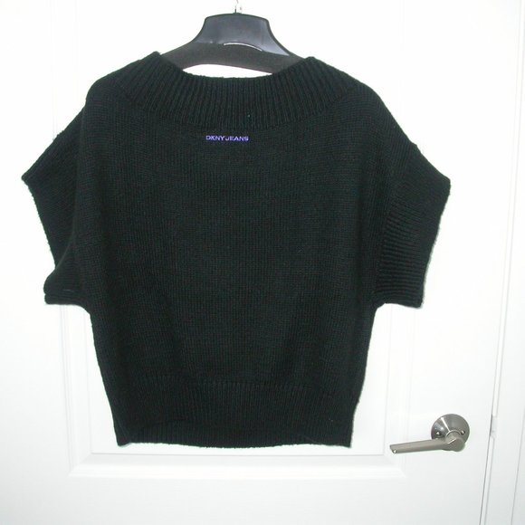 DKNY Black Short Sleeved Crop Pullover - Picture 4 of 9